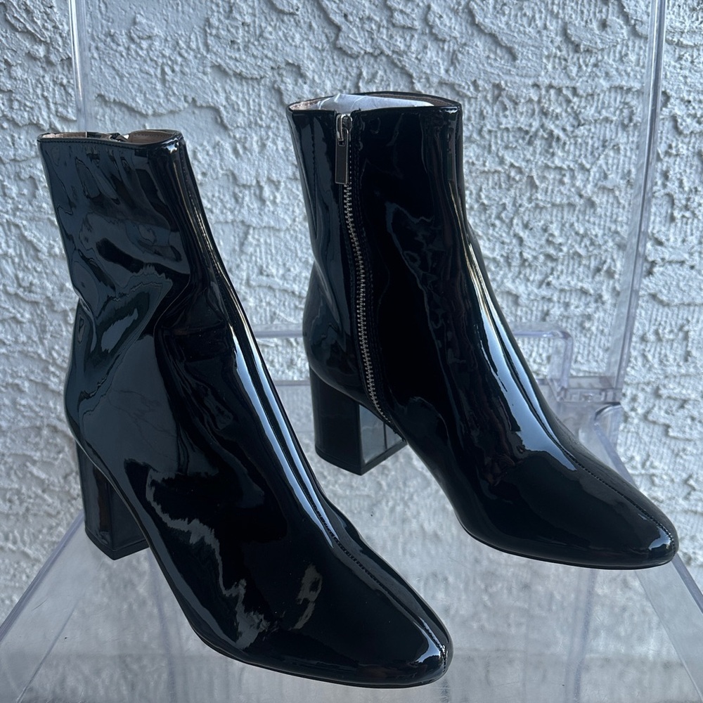Cushion Walk by Avon- Black Patent Leather Ankle Boots brand new, size 8